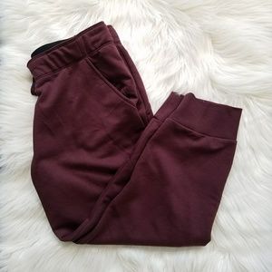 NWT Nike Loose Fit Capri Joggers